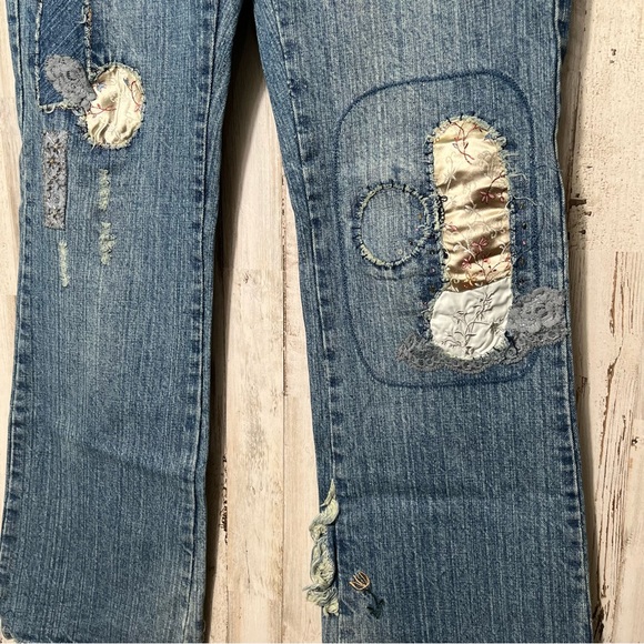Vanilla Star Patchwork Distressed Floral Flare Low Rise Jeans‎ Womens Size 11 - Picture 3 of 7